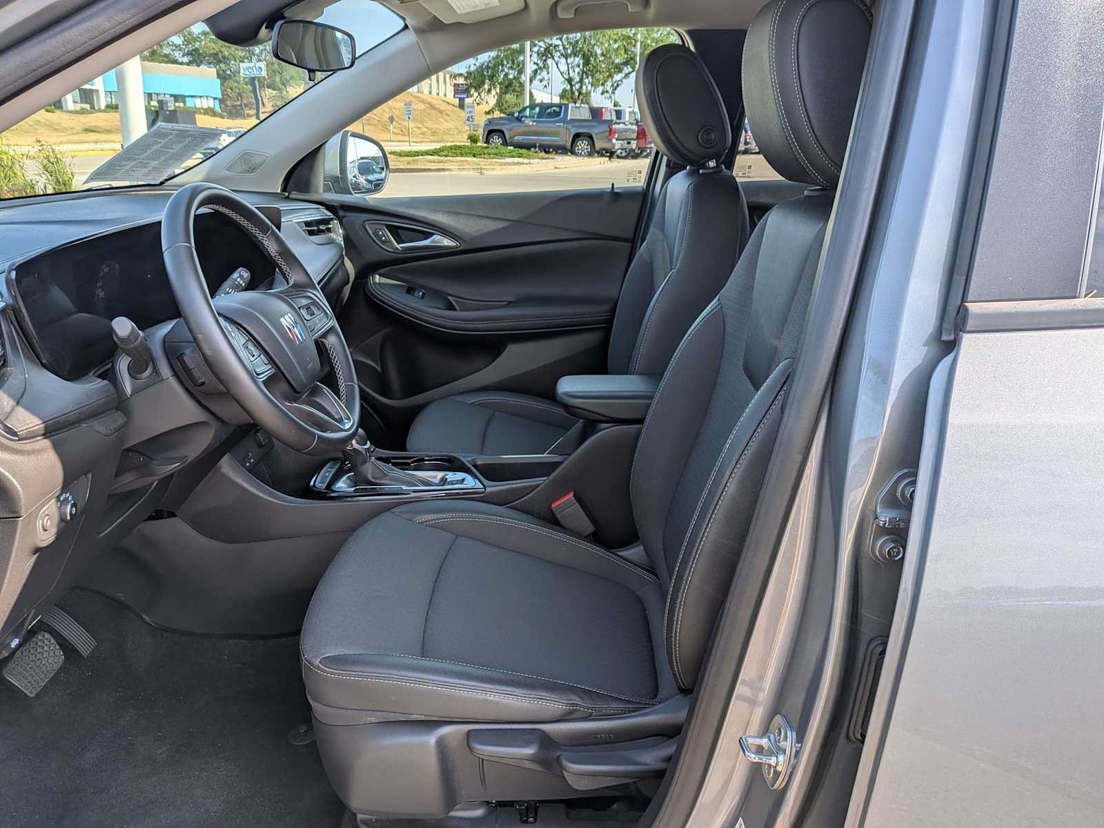 Used 2025 Buick Encore GX Preferred FWD image 15