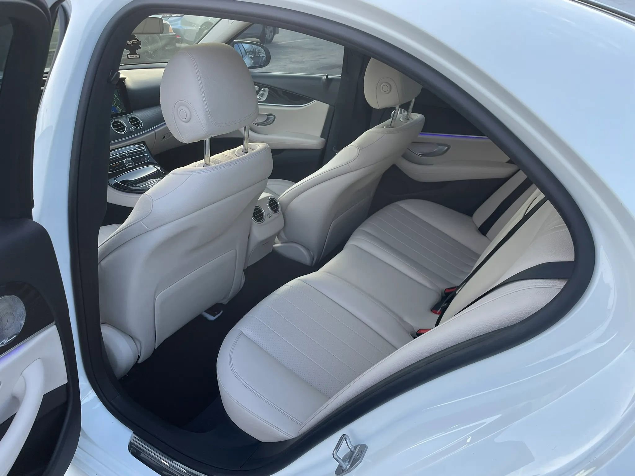 Used 2017 Mercedes-Benz E 300 4MATIC w/ Premium 1 Package image 18