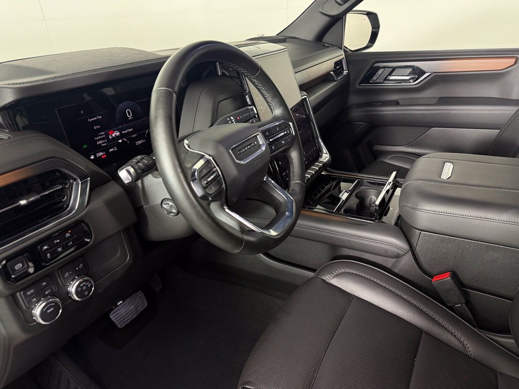 Used 2025 GMC Yukon XL Denali AWD/4WD image 12