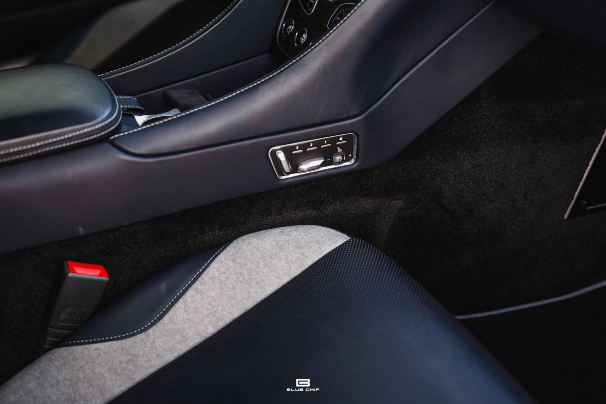 Used 2018 Aston Martin Vanquish S image 30