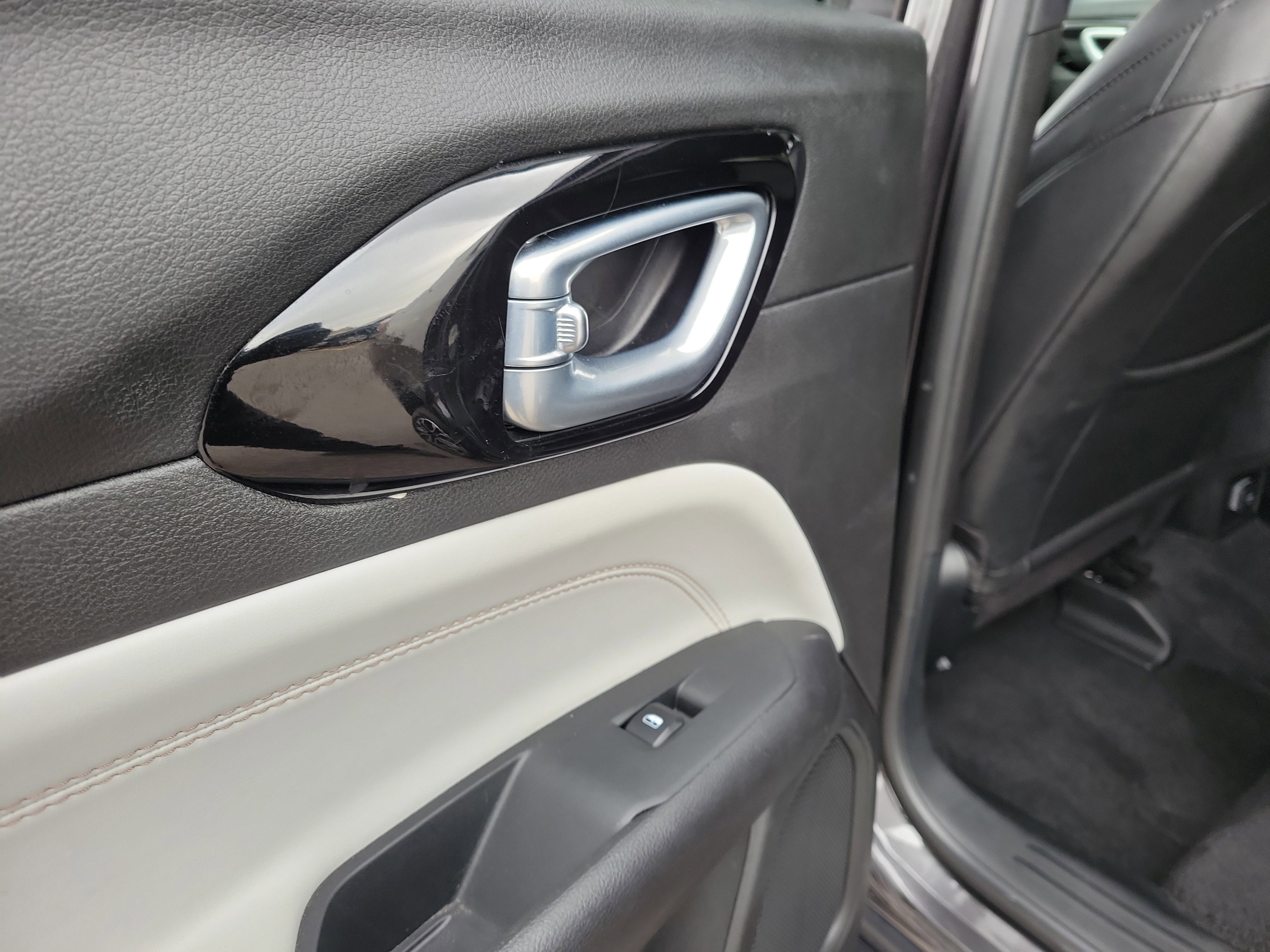 Used 2024 Jeep Compass Limited image 13