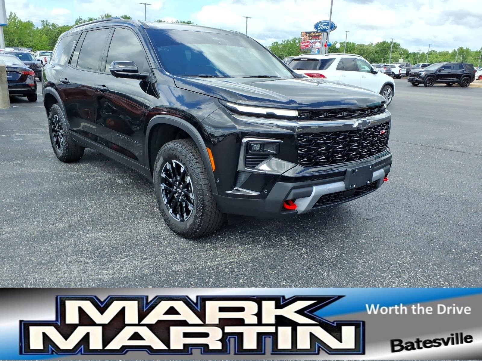 Used 2025 Chevrolet Traverse Z71 w/ Enhanced Driving Package AWD/4WD image 1