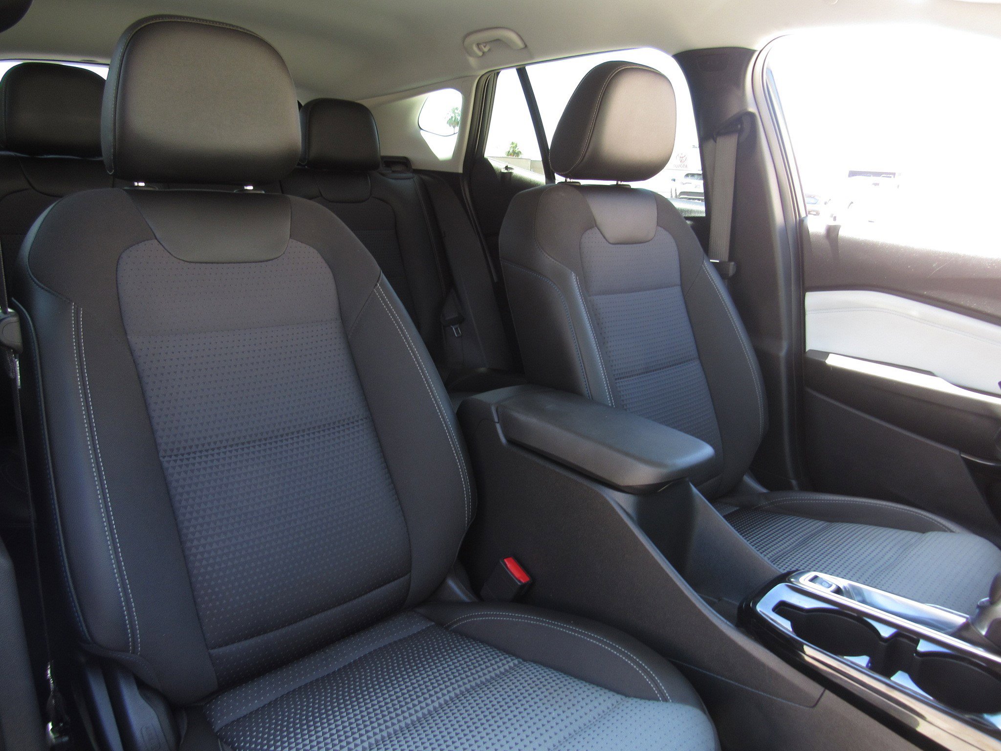 Used 2025 Chevrolet Trax LT w/ LT Convenience Package FWD image 10