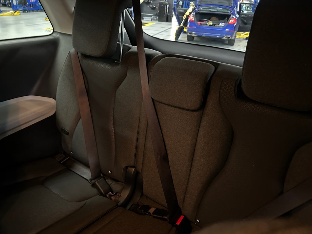 Used 2022 Kia Carnival LX FWD image 20