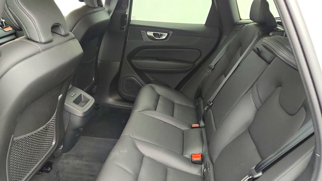 Used 2024 Volvo XC60 B5 Plus w/ Protection Package Premier AWD/4WD image 22