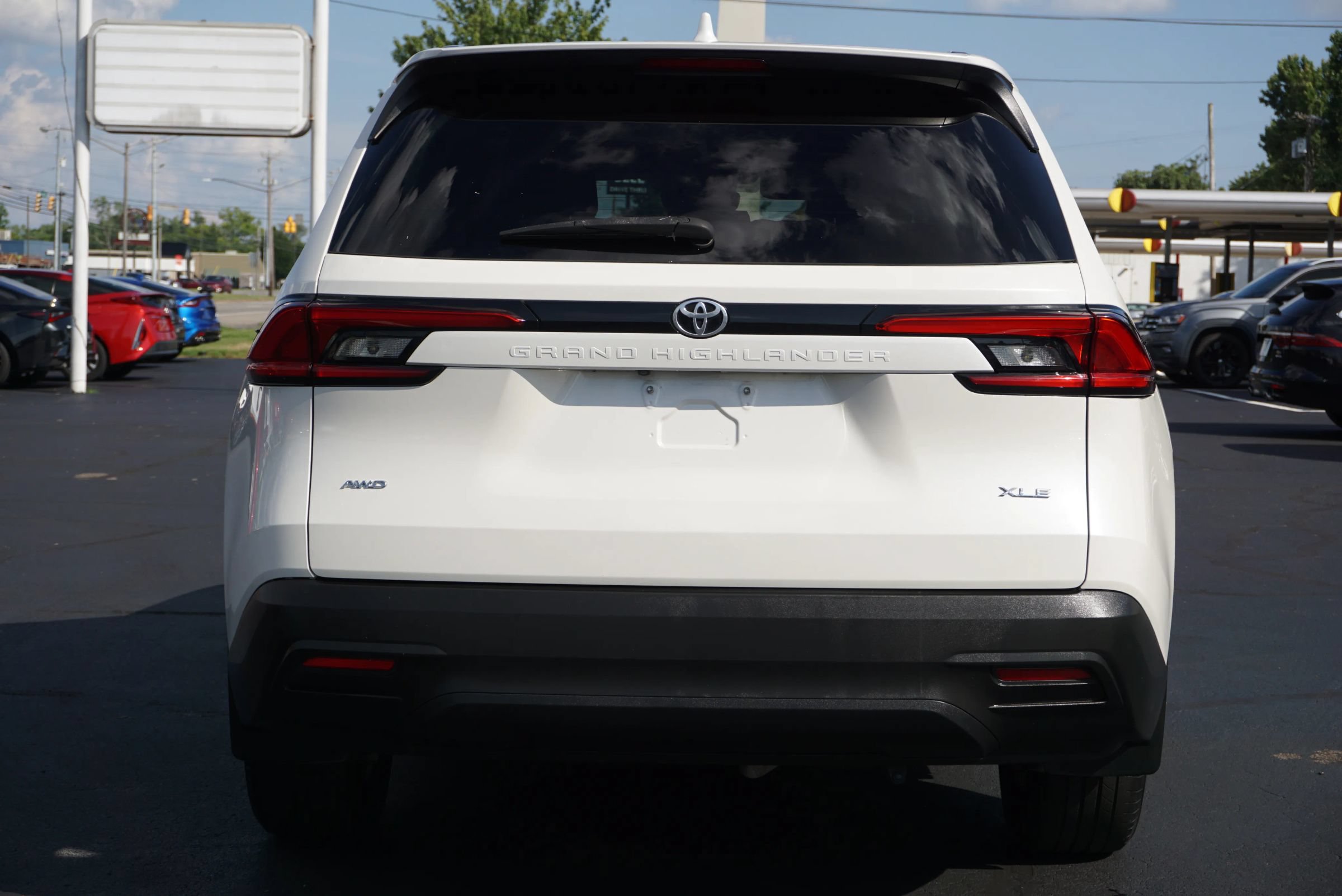 Used 2024 Toyota Grand Highlander AWD image 8