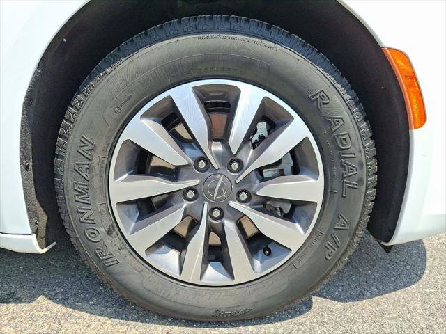 Certified 2022 Chrysler Pacifica Touring-L FWD image 8