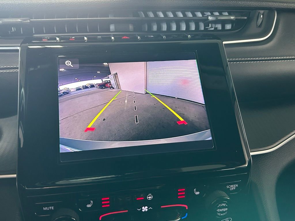 Used 2023 Jeep Grand Cherokee L Laredo image 23