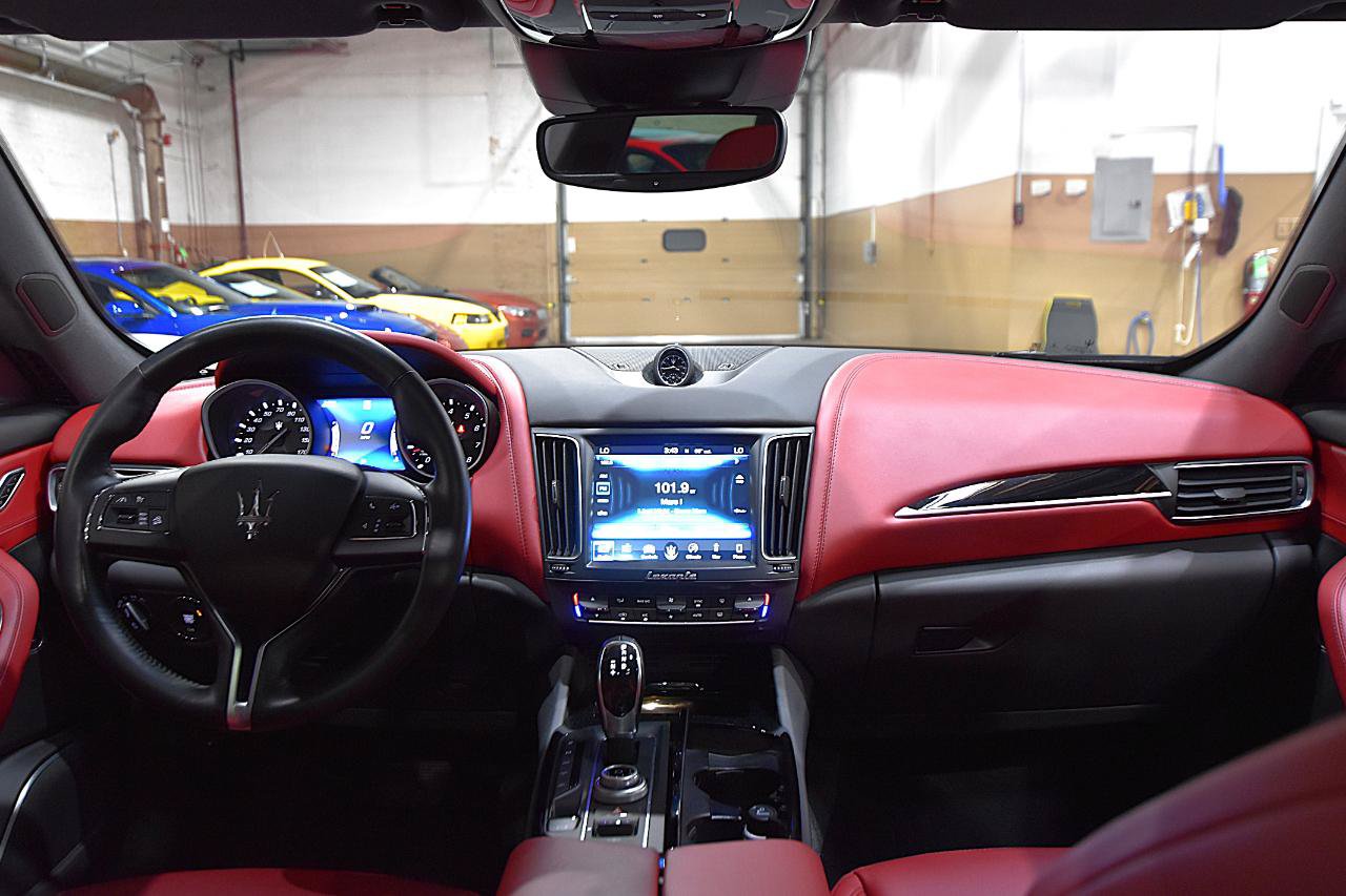 Used 2018 Maserati Levante AWD/4WD image 41