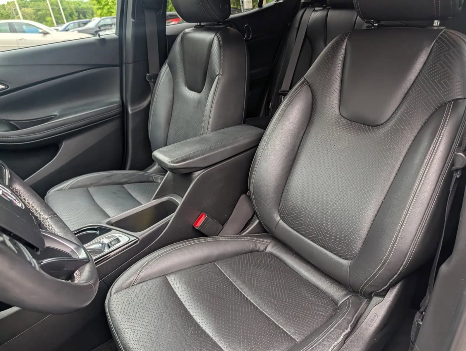 Used 2020 Buick Encore GX Essence w/ Experience Buick Package AWD/4WD image 8