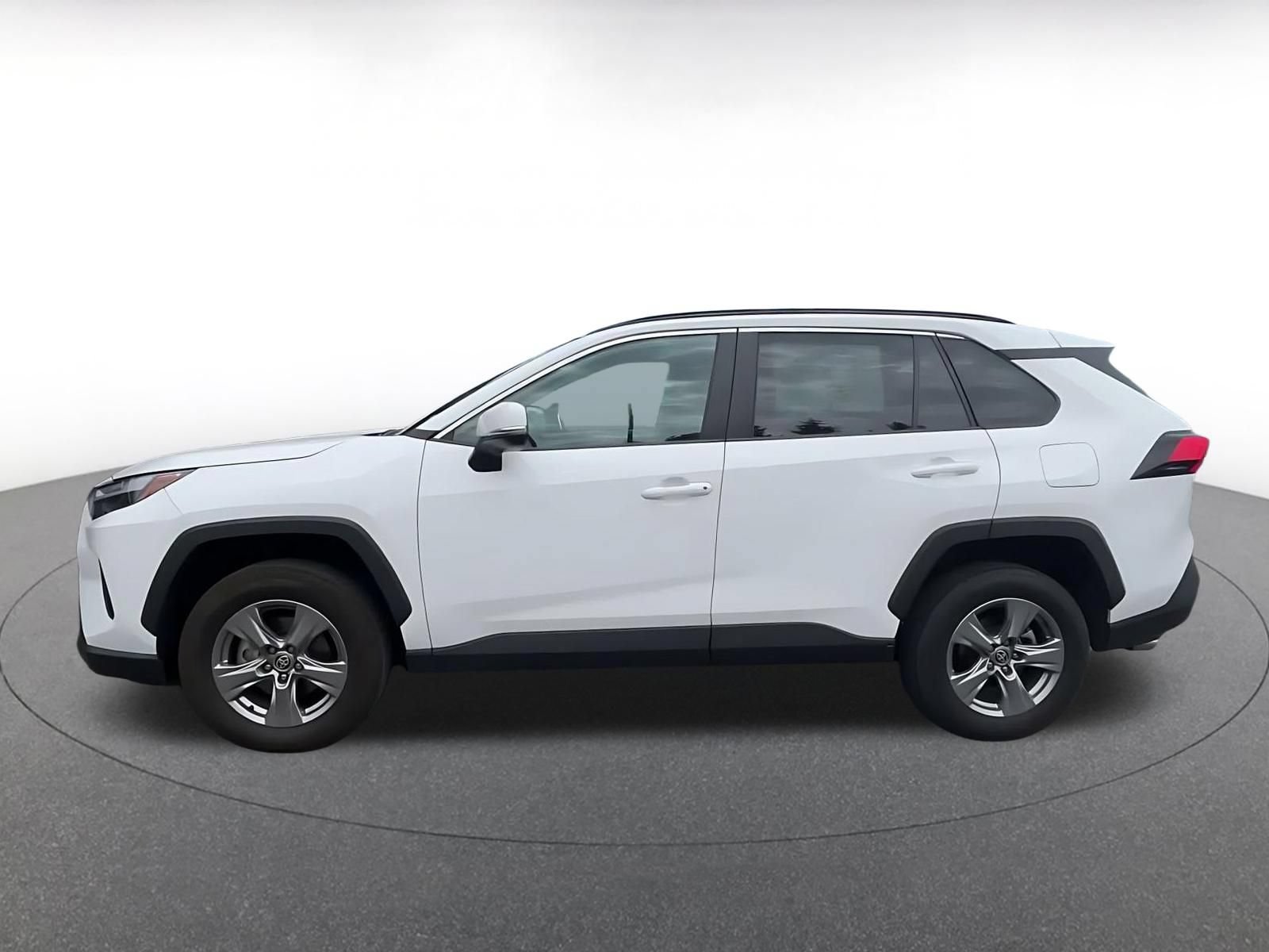 Used 2025 Toyota RAV4 XLE w/ Convenience Package AWD/4WD image 7