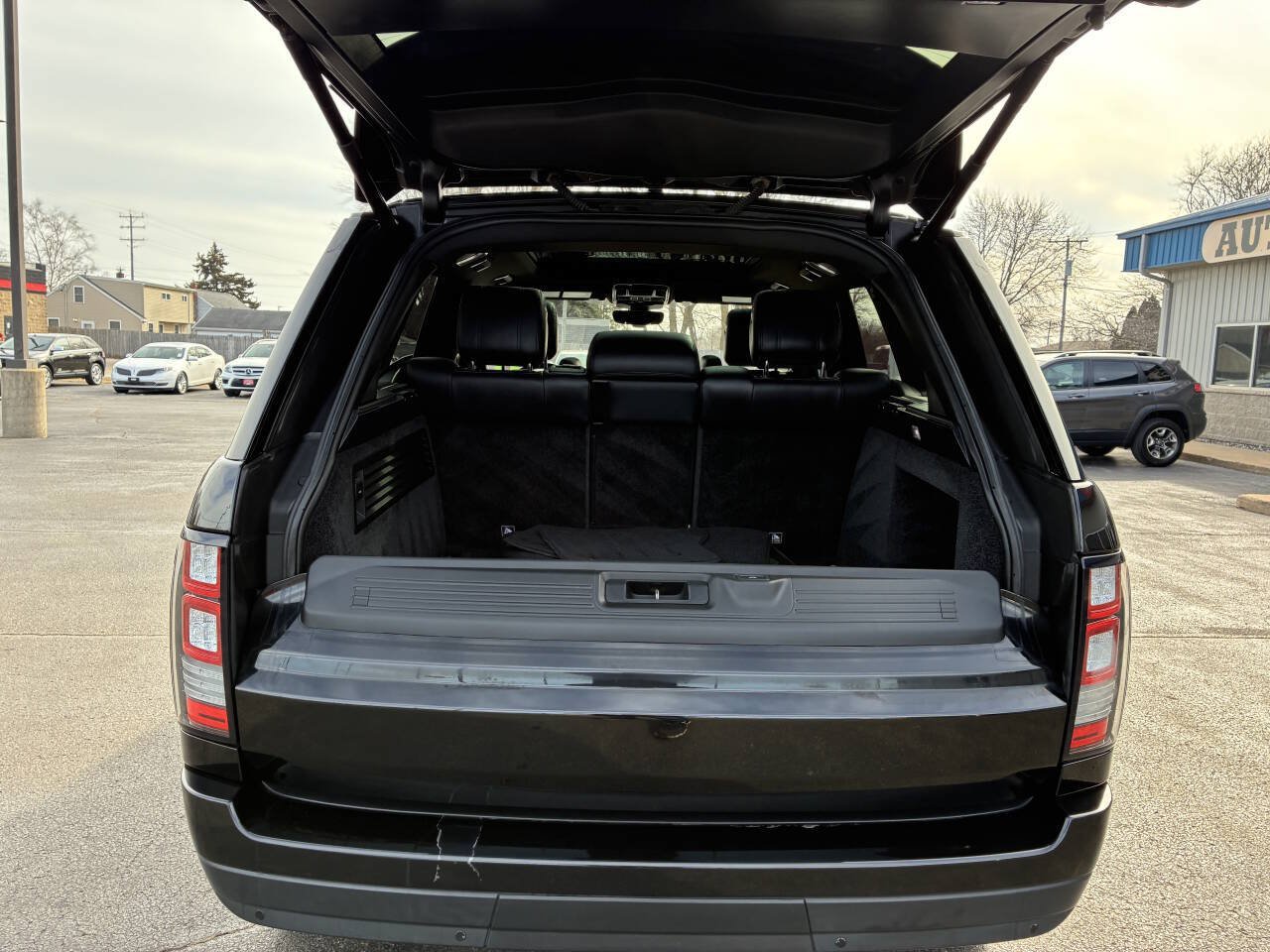 Used 2017 Land Rover Range Rover Supercharged AWD/4WD image 29