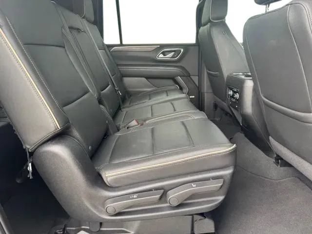 Used 2024 Chevrolet Suburban Premier AWD/4WD image 16