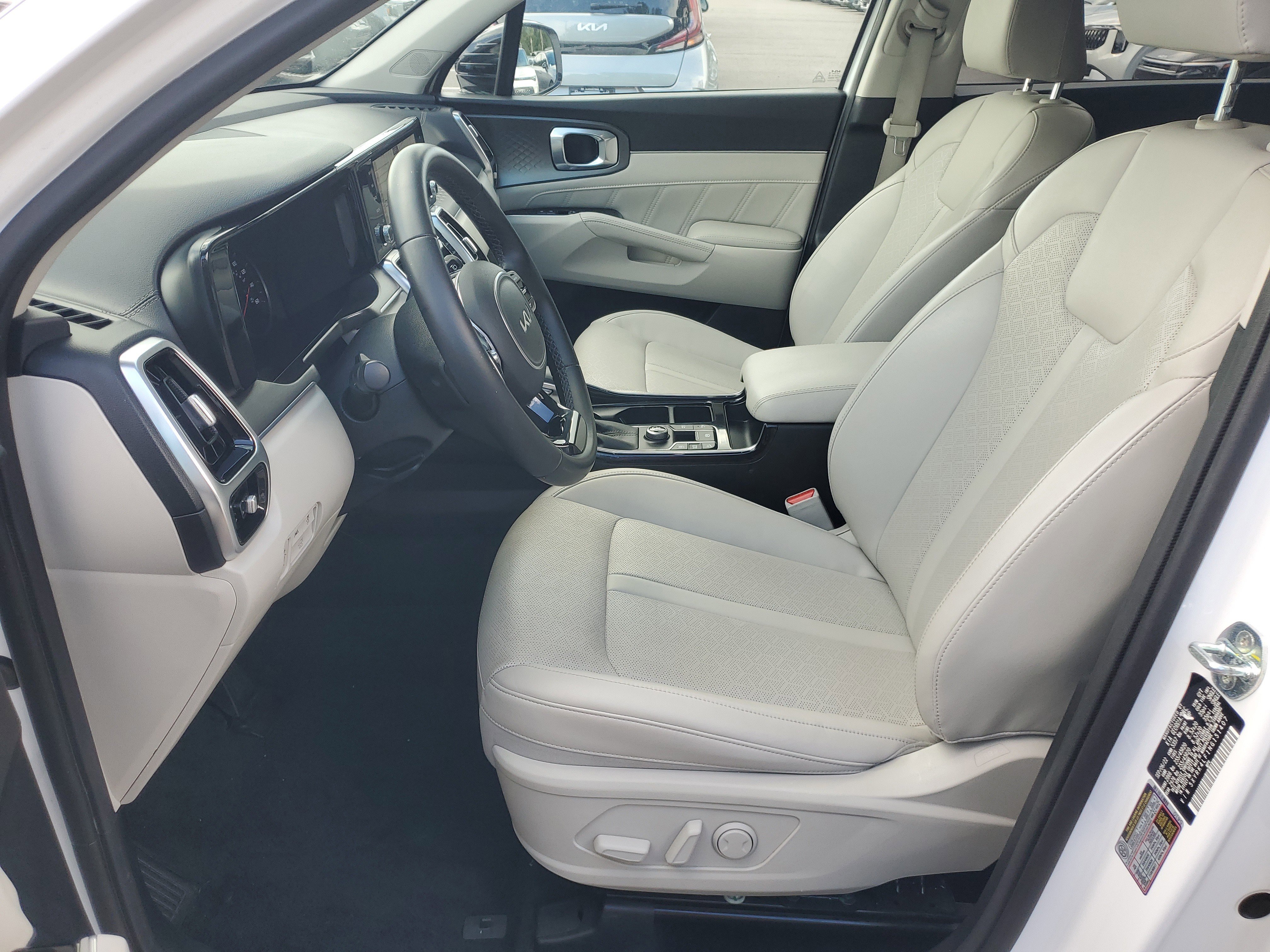 Certified 2022 Kia Sorento SX image 23