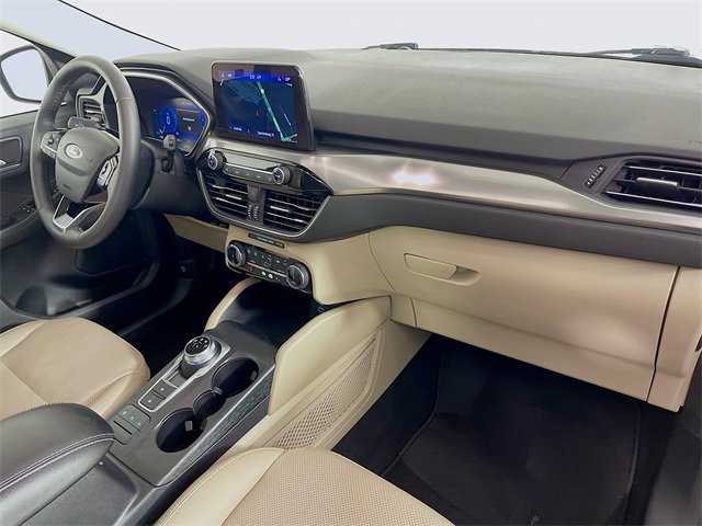 Used 2022 Ford Escape Titanium w/ Class II Trailer Tow Package image 31