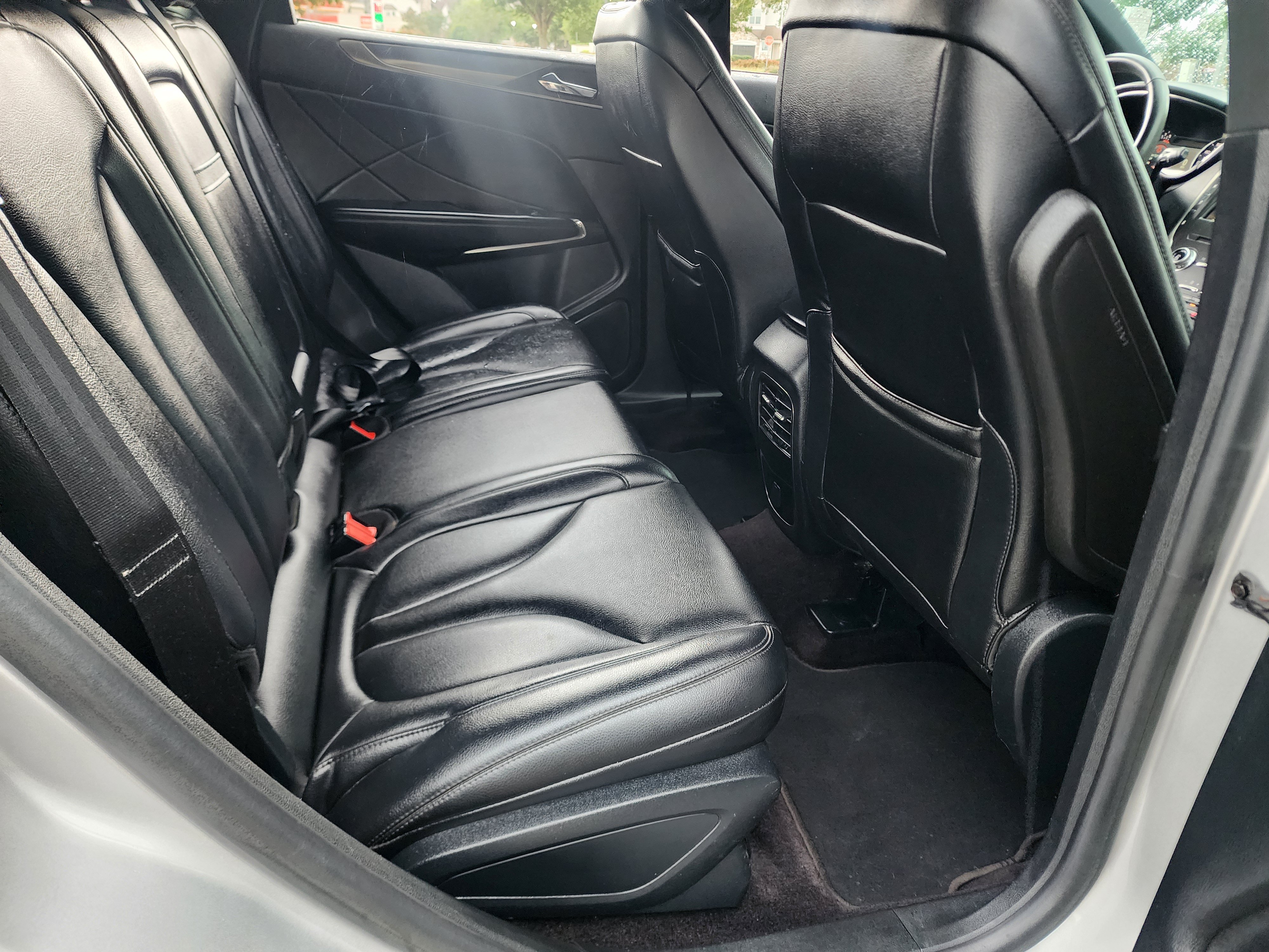 Used 2018 Lincoln MKC Premiere FWD image 13