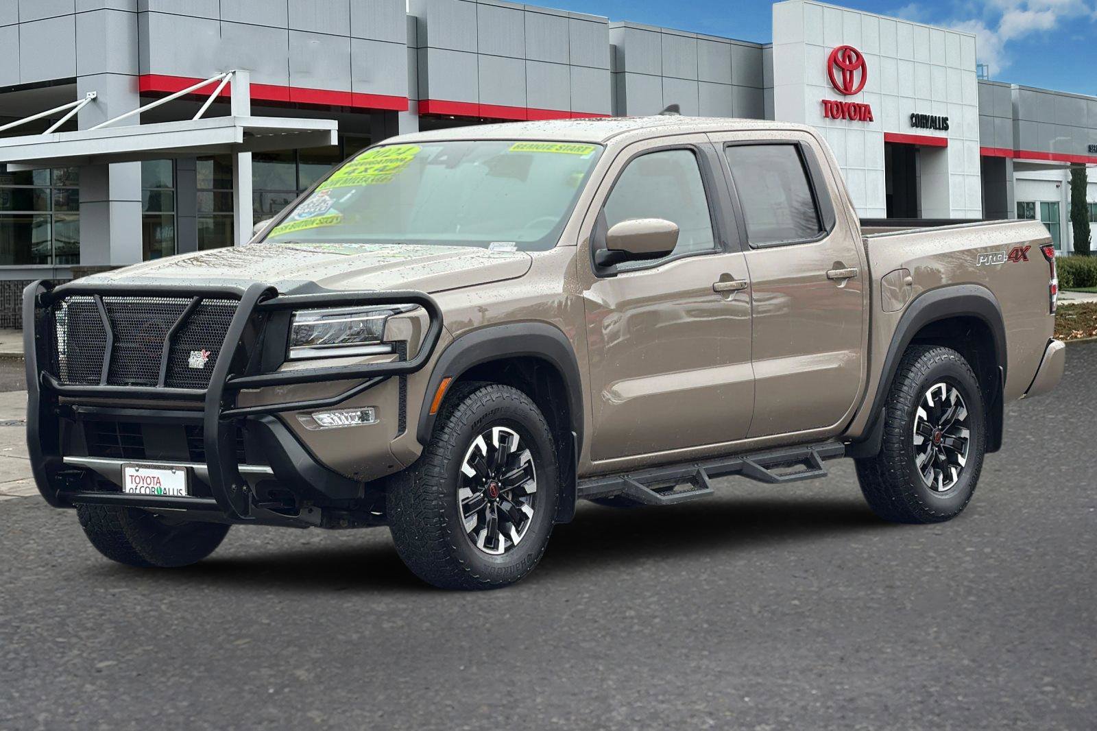 Used 2024 Nissan Frontier PRO-4X w/ Technology Package image 8