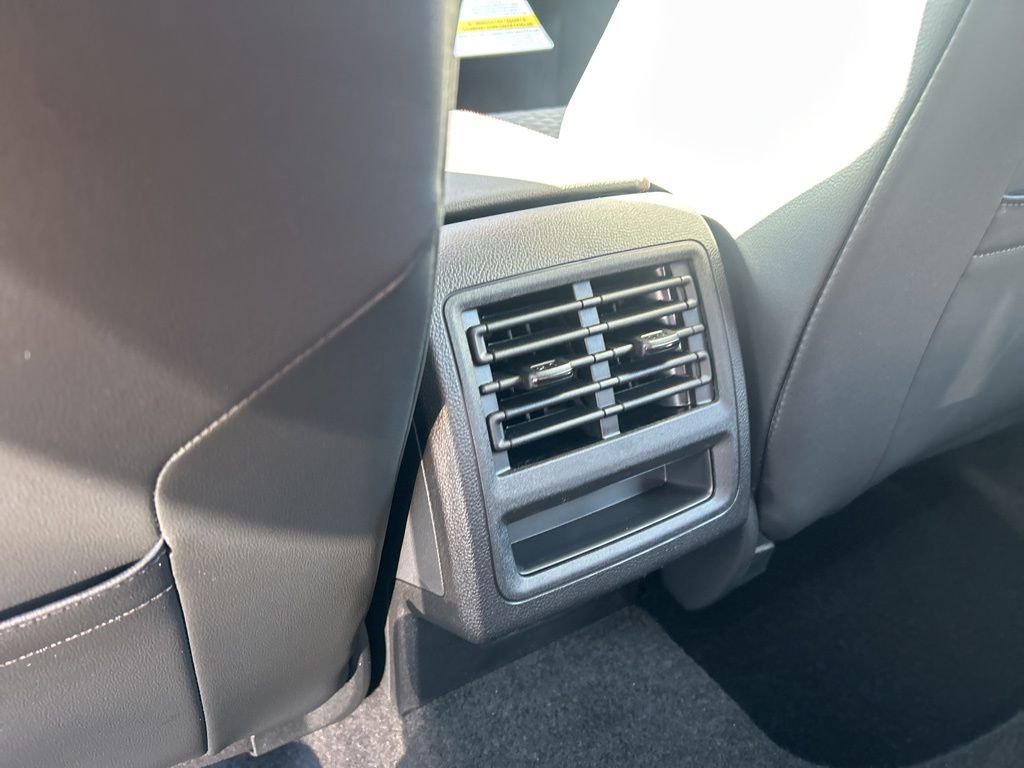 New 2026 Volkswagen GTI SE FWD image 25