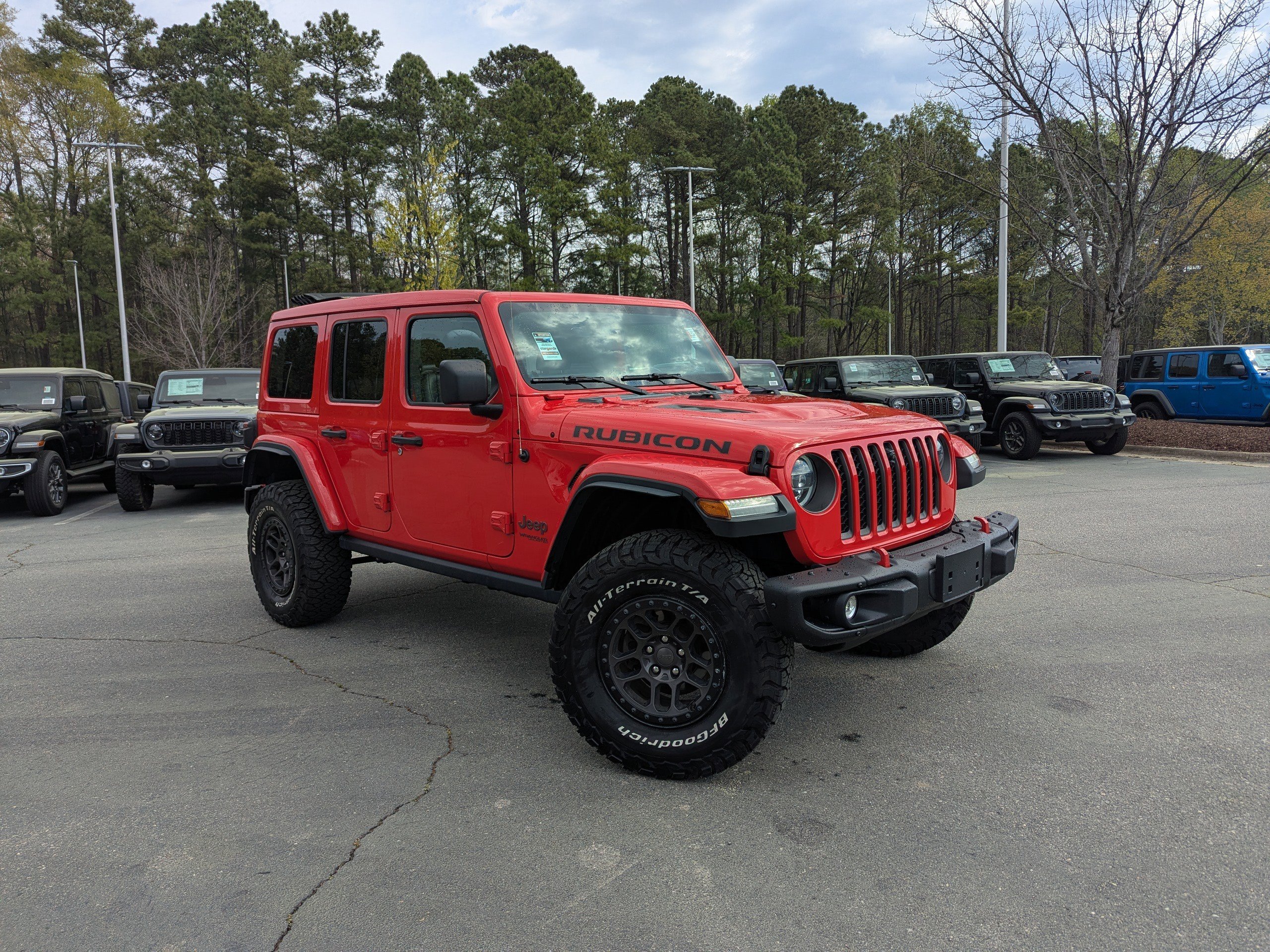 Used 2022 Jeep Wrangler Unlimited Rubicon w/ Xtreme Recon 35" Tire Package image 5