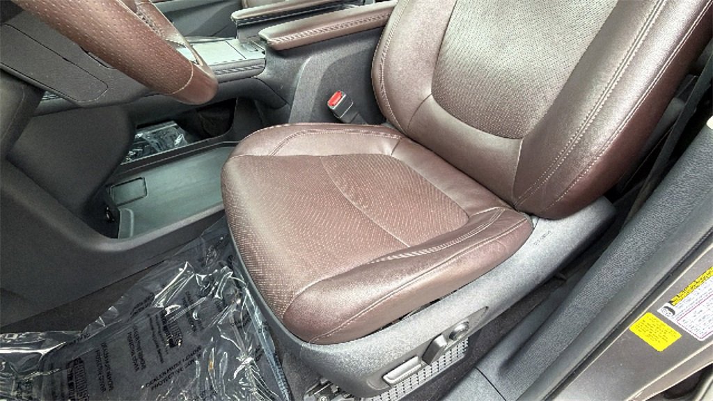 Used 2021 Toyota Sienna Platinum image 19