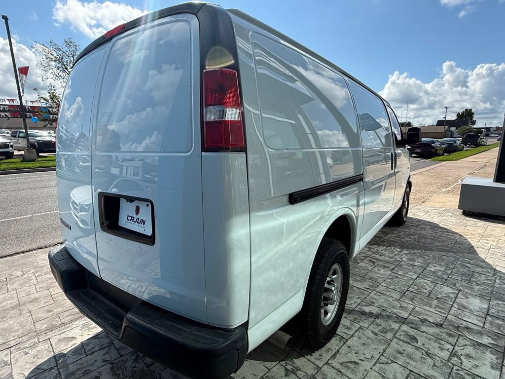 Used 2021 Chevrolet Express 2500 w/ Driver Convenience Package RWD image 4