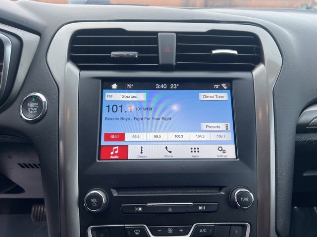 Used 2017 Ford Fusion SE w/ Fusion SE Technology Package image 28