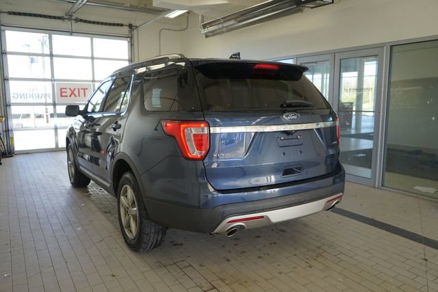 Used 2017 Ford Explorer XLT w/ Equipment Group 202A AWD/4WD image 11