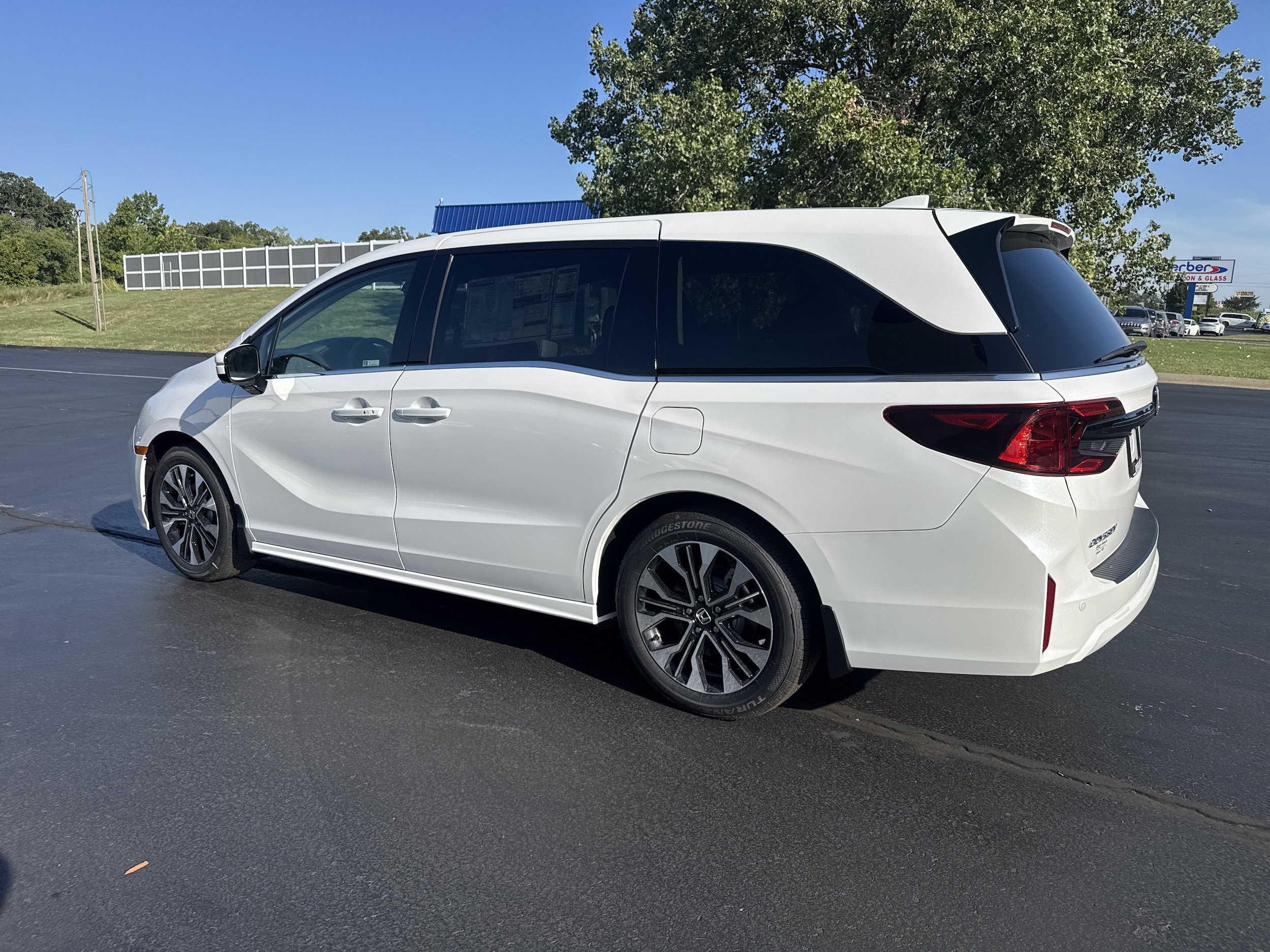 New 2027 Honda Odyssey Elite image 3