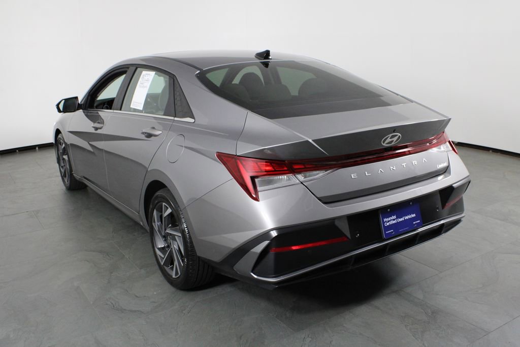 Certified 2024 Hyundai Elantra Limited FWD image 4
