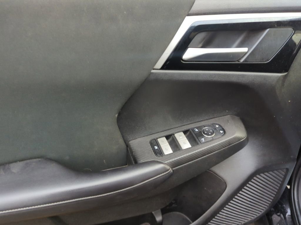 Used 2024 Mitsubishi Outlander ES image 8