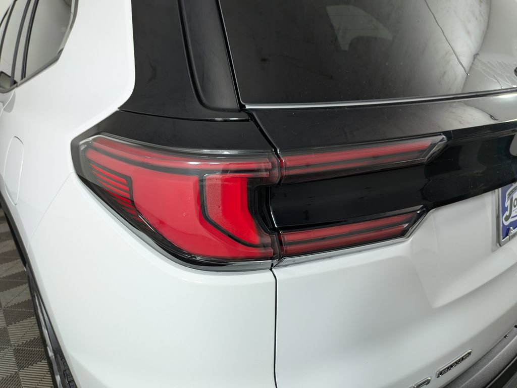 New 2026 GMC Acadia Elevation image 12