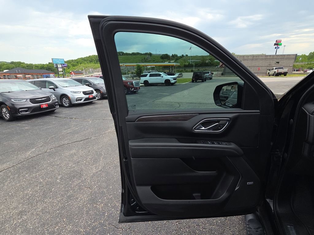 Used 2023 Chevrolet Tahoe Z71 AWD/4WD image 12