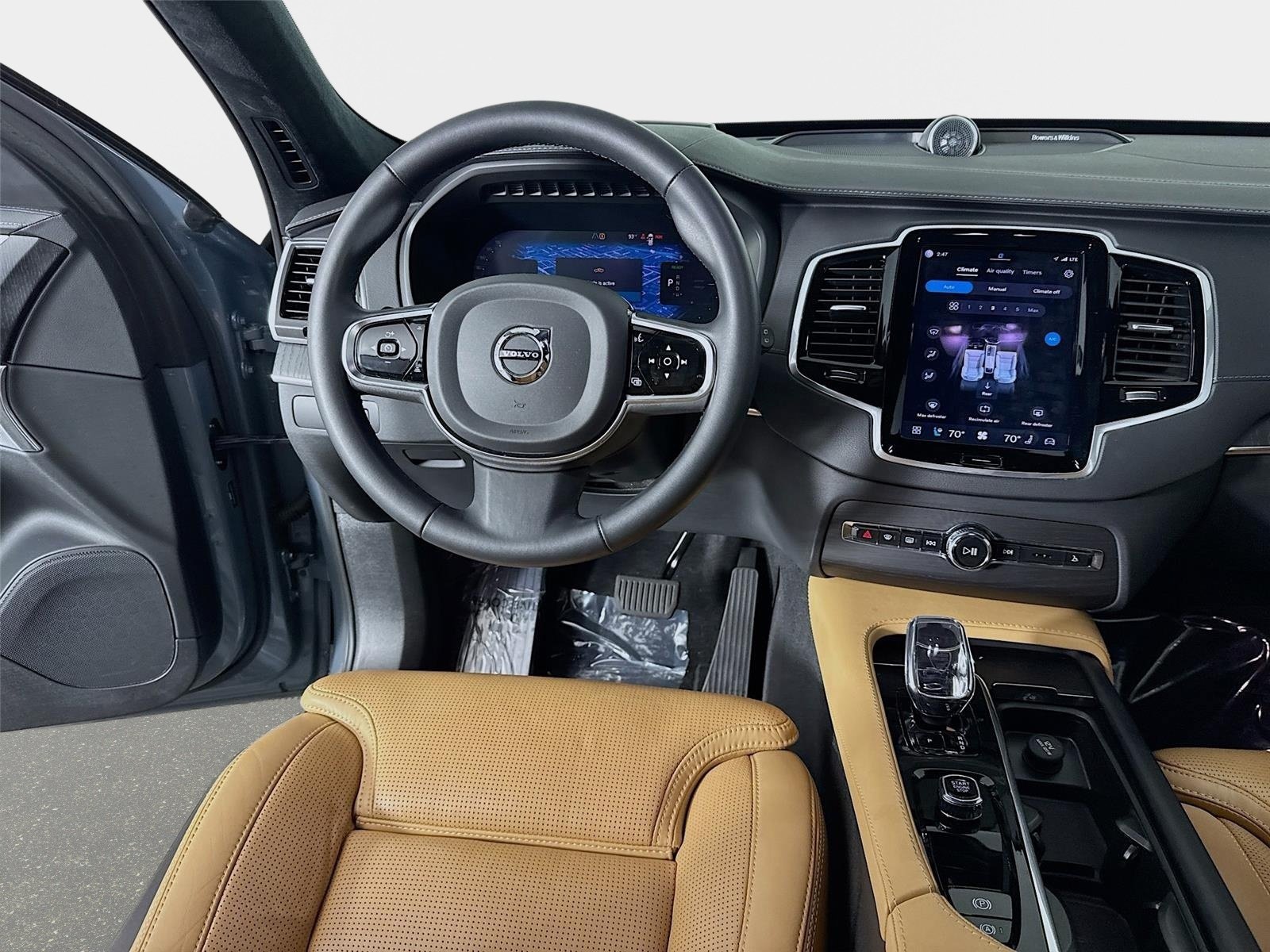 Used 2023 Volvo XC90 T8 Ultimate w/ Lounge Package AWD/4WD image 25