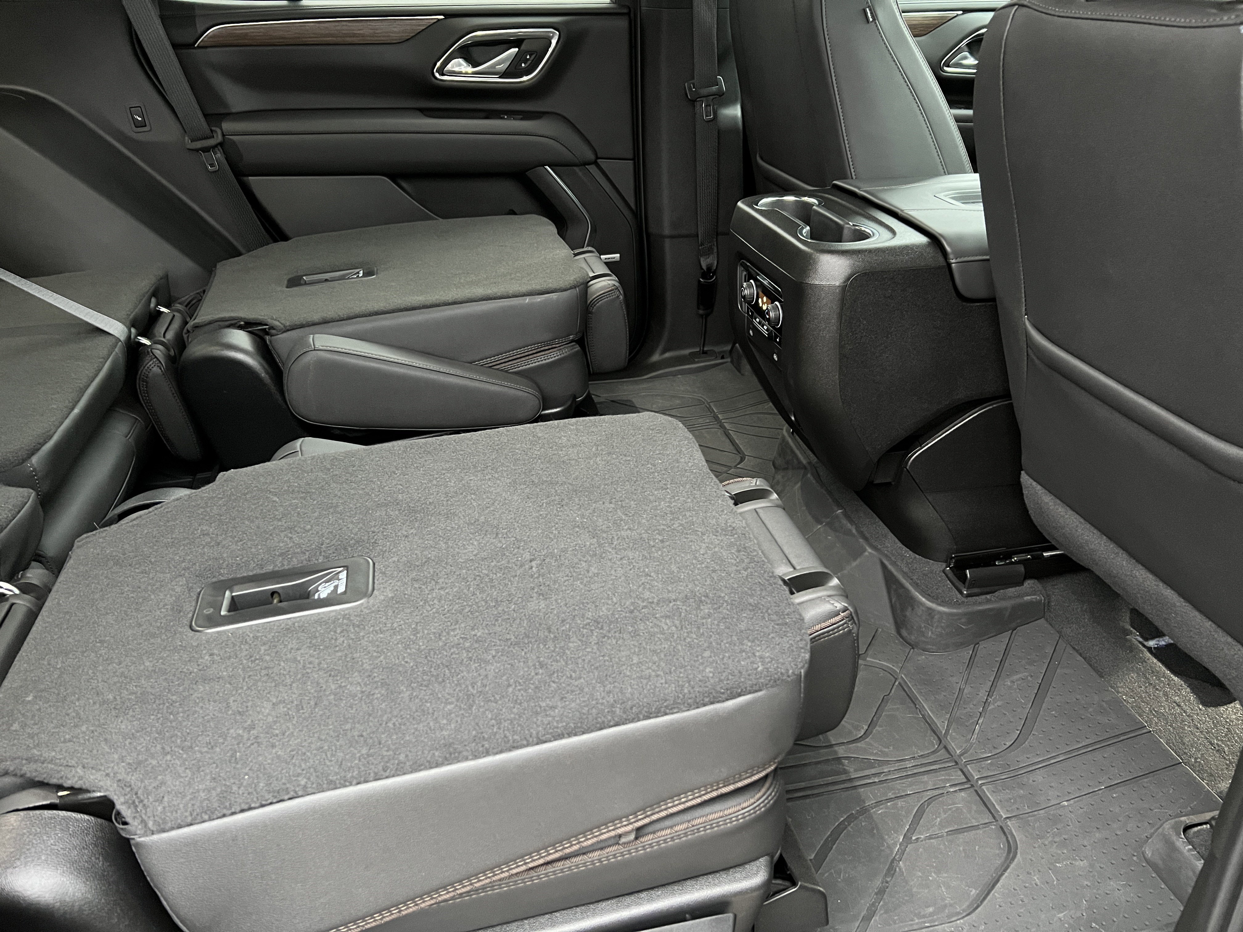 Used 2024 Chevrolet Tahoe High Country image 25