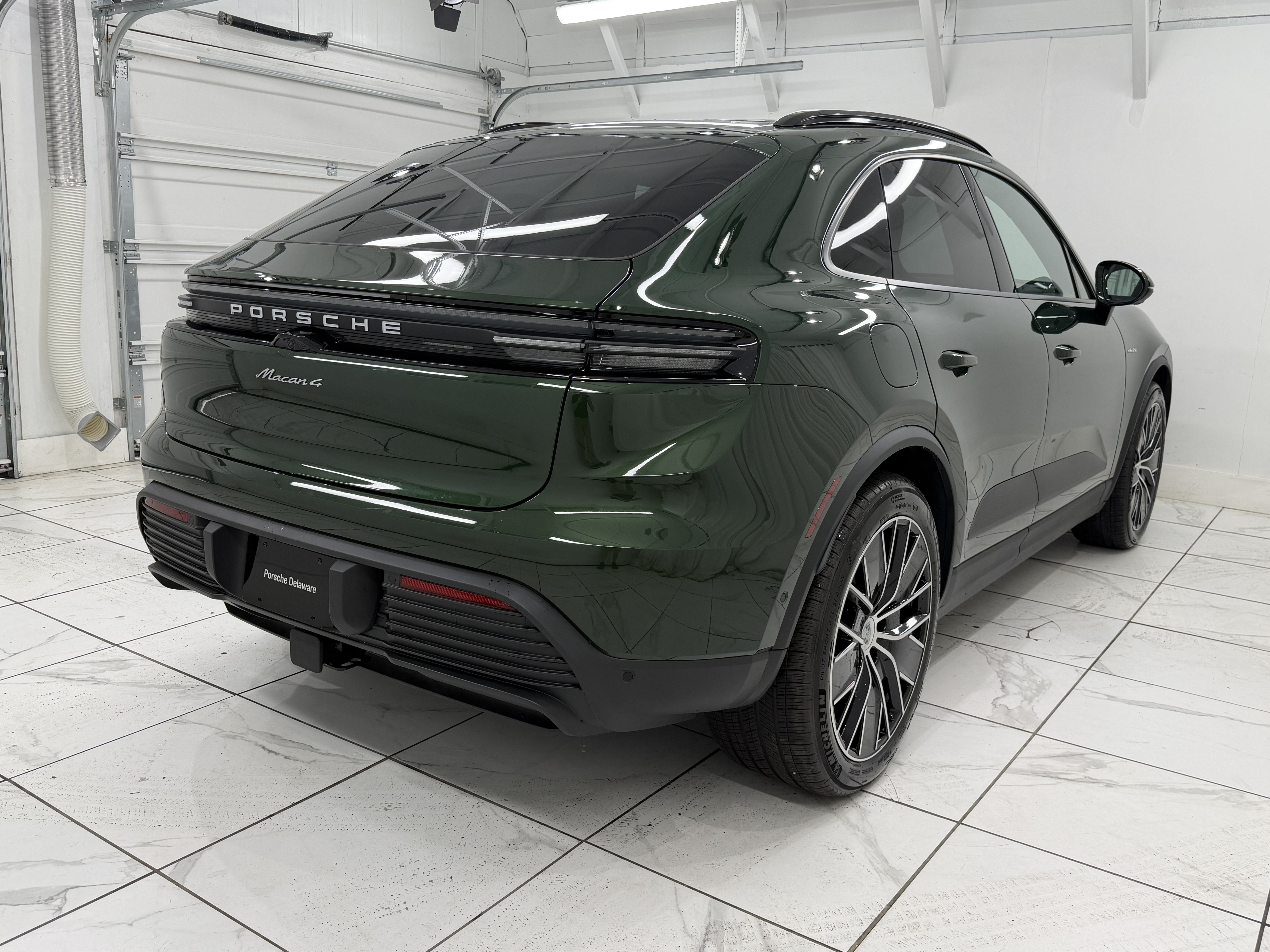 New 2026 Porsche Macan 4 Electric AWD/4WD image 12