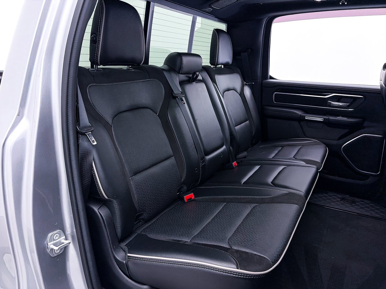 Used 2022 RAM 1500 Laramie w/ Sport Appearance Package AWD/4WD image 38