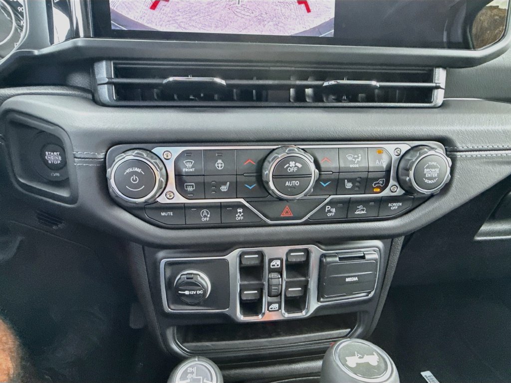 New 2027 Jeep Wrangler Unlimited Sahara AWD/4WD image 16