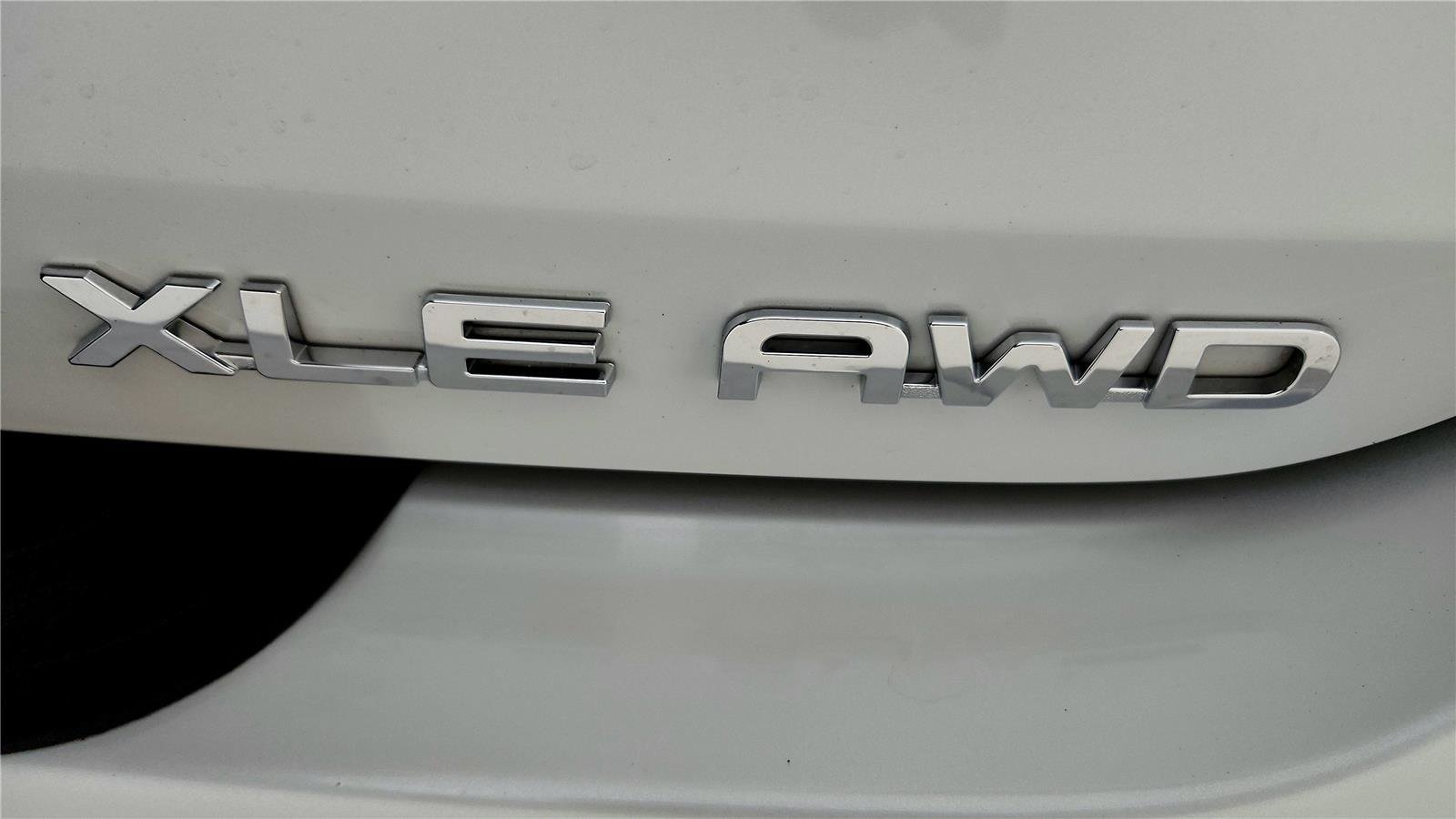 Used 2022 Toyota Highlander XLE image 25