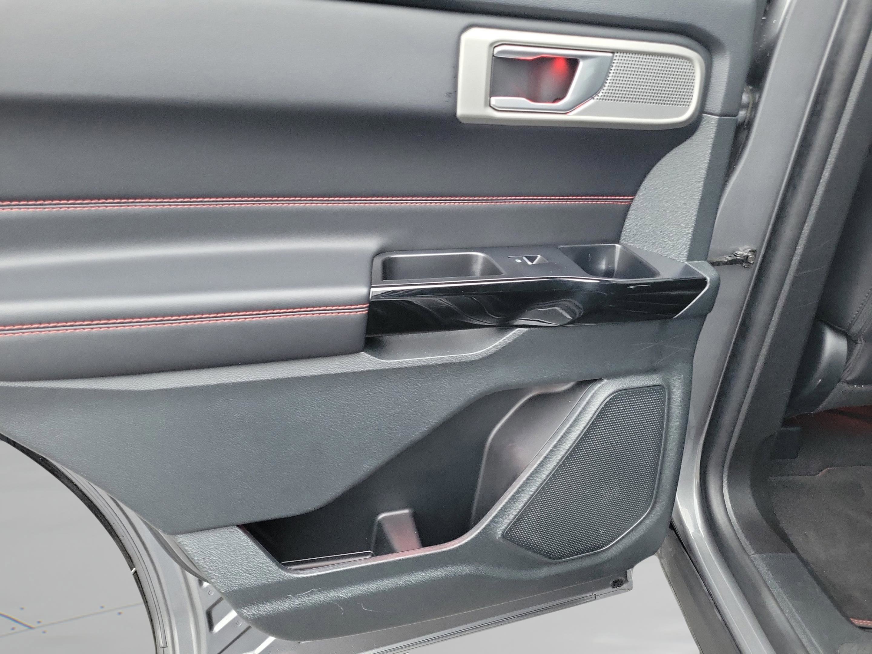 Certified 2023 Ford Explorer ST-Line w/ Class IV Trailer Tow Package image 19