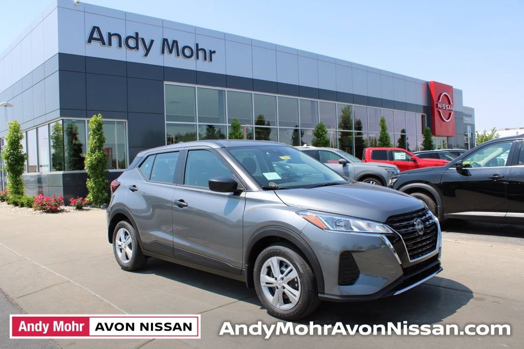 New 2025 Nissan Kicks Play S