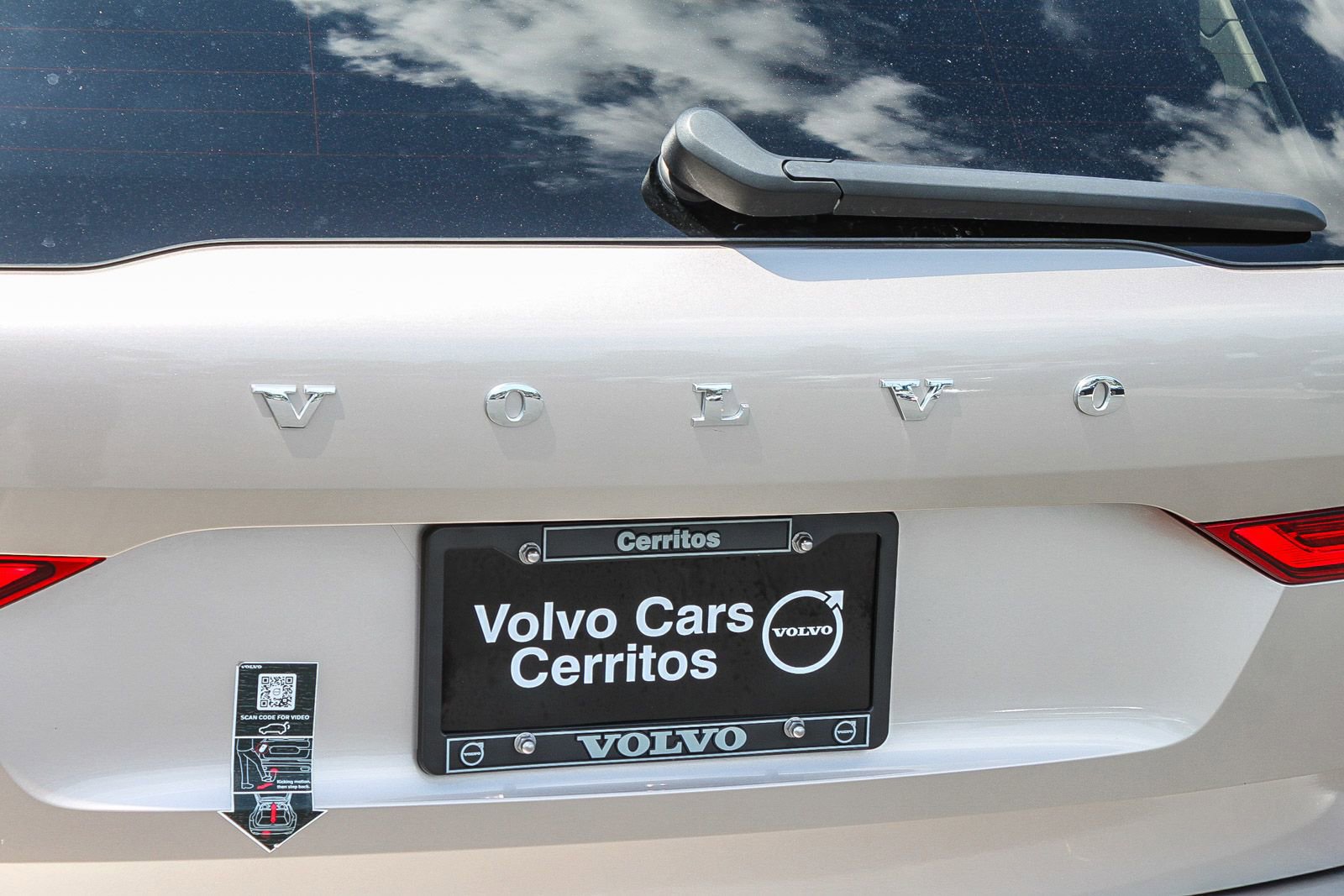 Used 2025 Volvo XC60 B5 Core AWD/4WD image 10