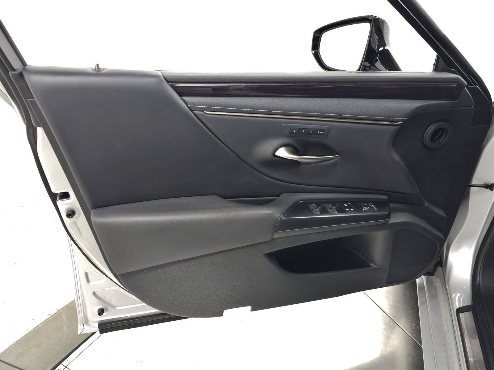 Certified 2021 Lexus ES 250 w/ Premium Package AWD/4WD image 14