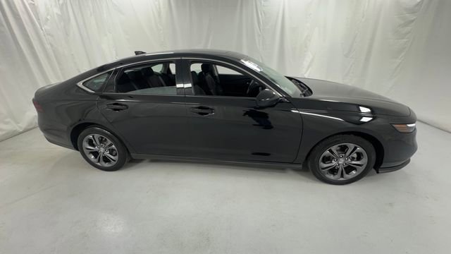 Used 2023 Honda Accord EX image 2