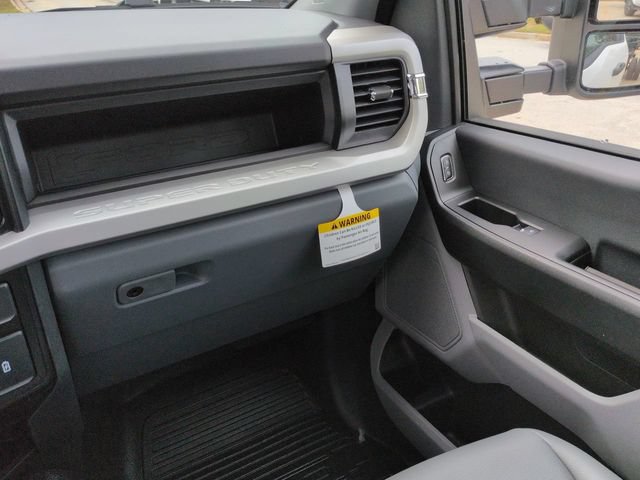 New 2026 Ford F550 4x4 Regular Cab Super Duty image 6