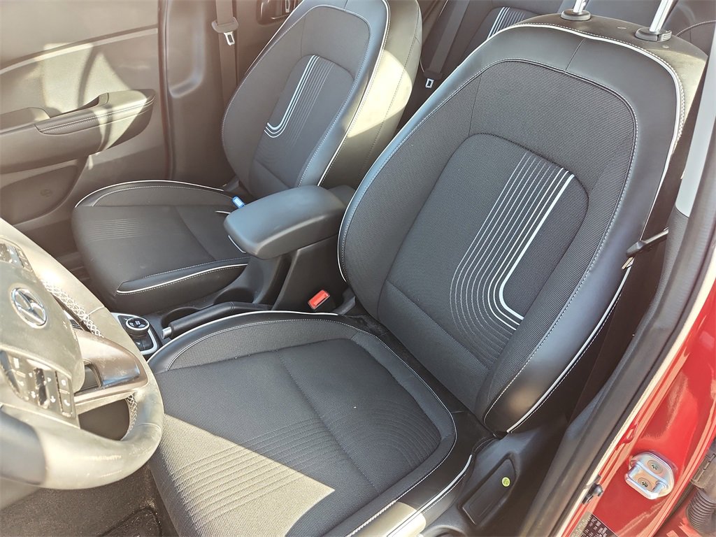 Certified 2022 Hyundai Venue Limited image 16