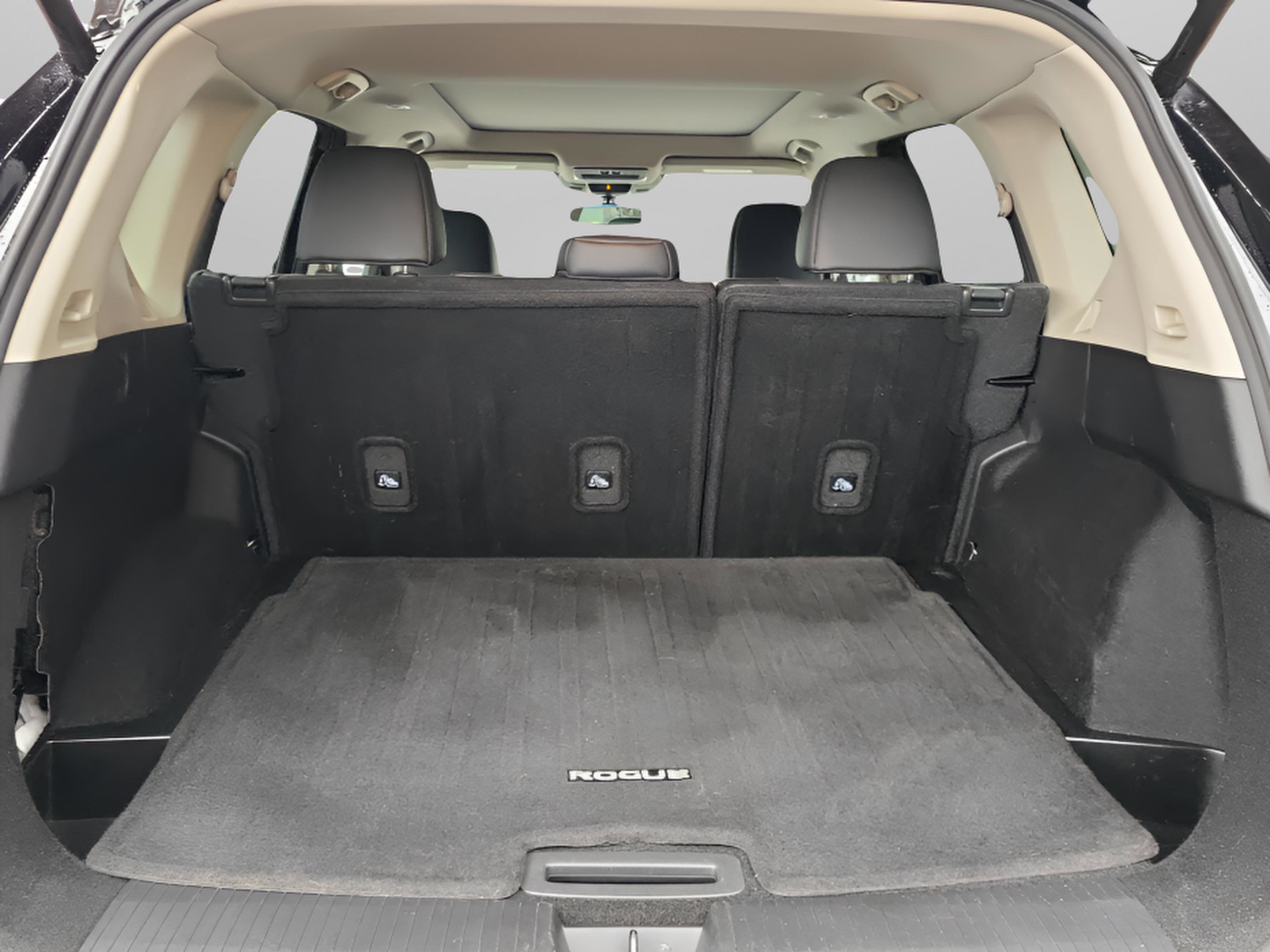 Certified 2021 Nissan Rogue SV w/ Premium Package image 11