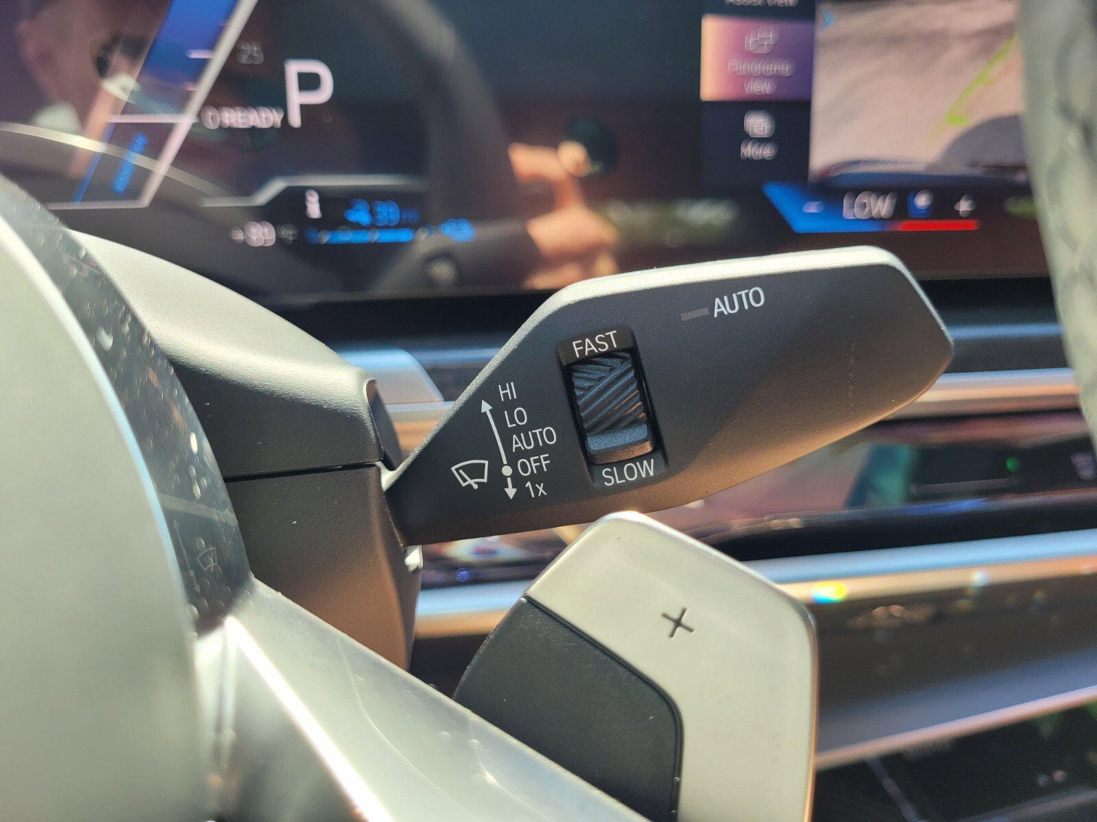 Used 2026 BMW 750e xDrive image 28