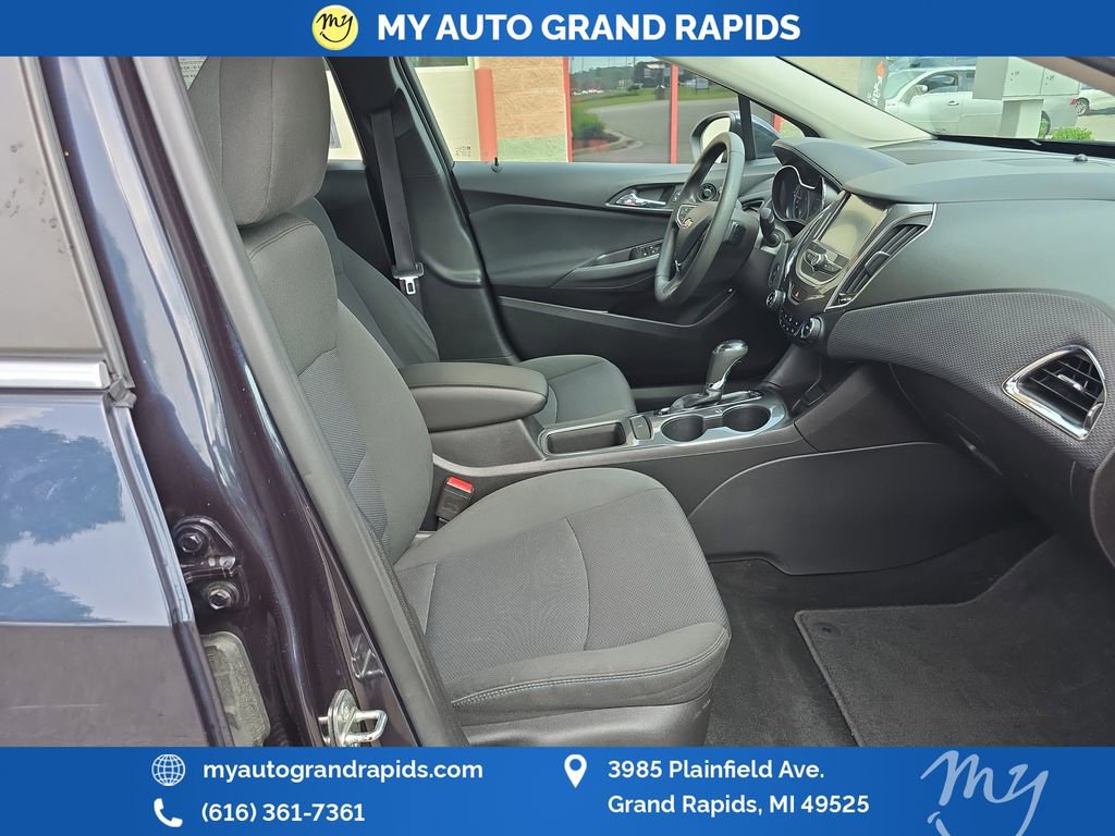 Used 2016 Chevrolet Cruze LT w/ Convenience Package FWD image 22