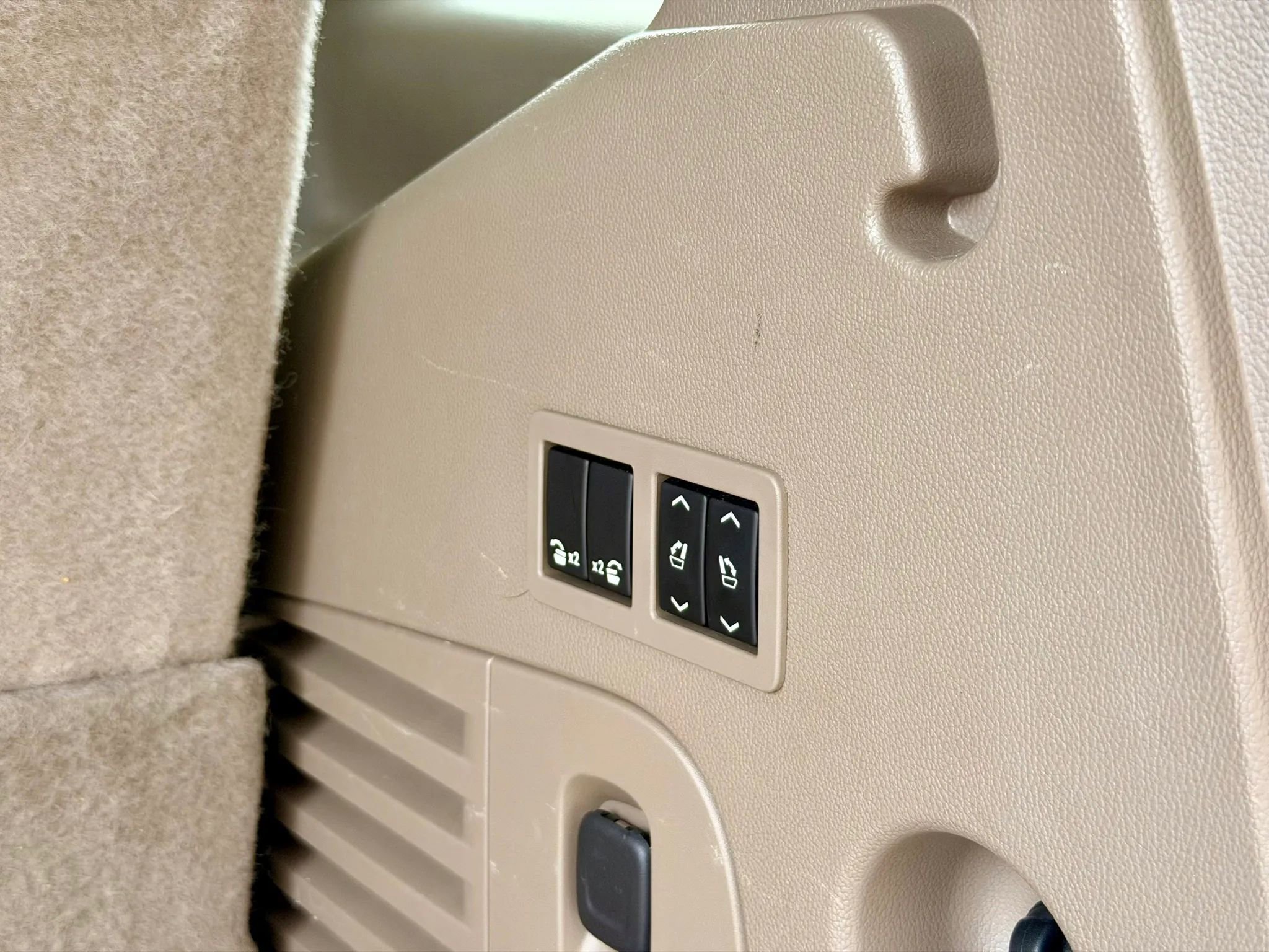 Used 2016 Chevrolet Tahoe LTZ image 39