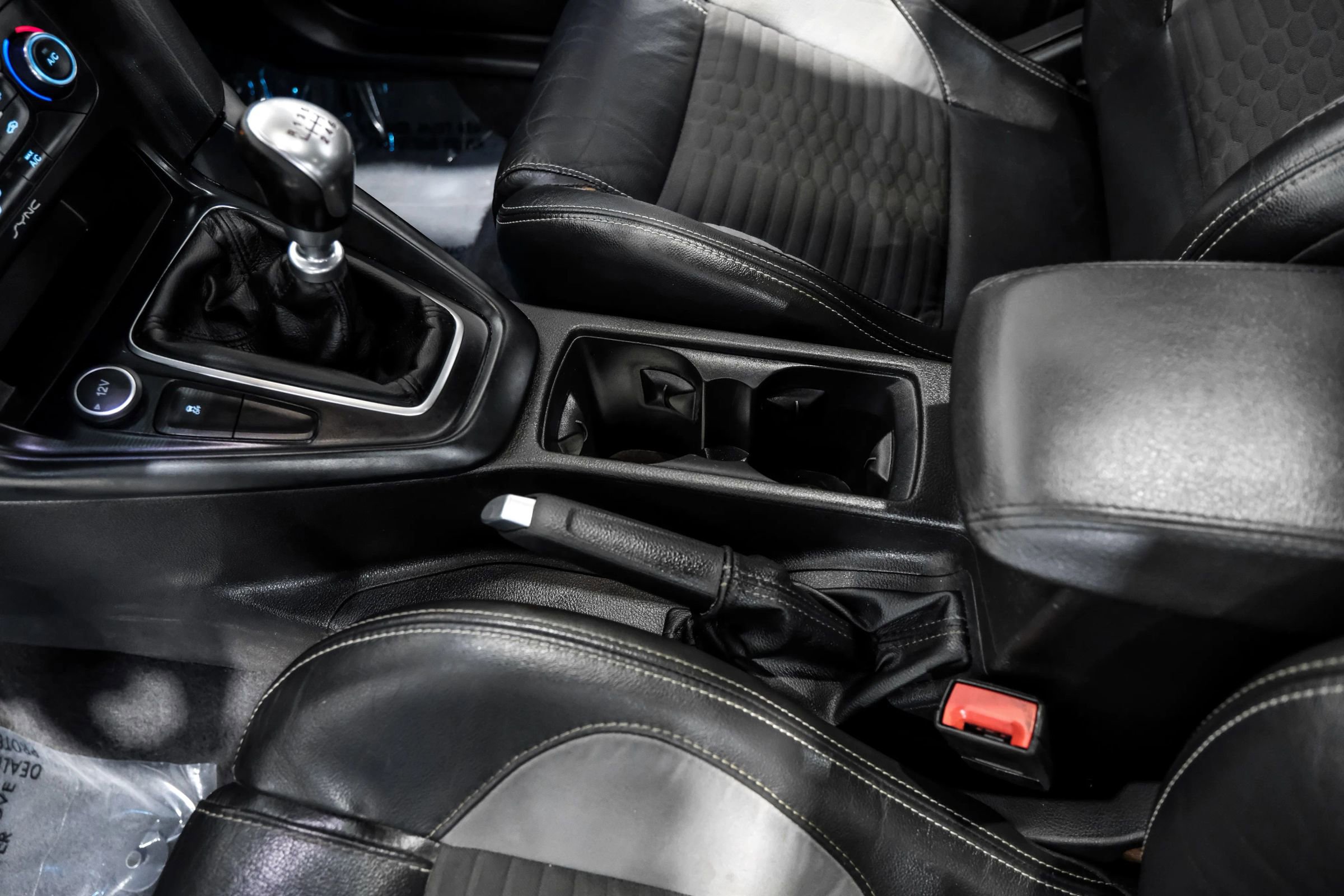 Used 2015 Ford Focus ST w/ Equipment Group 401A image 29